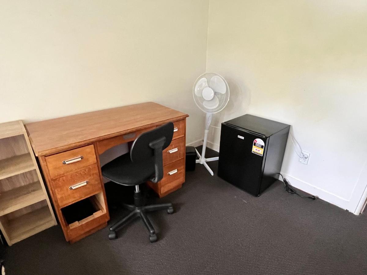 Single Room #1 Or #3 - Homestay Family Home - No Breakfast Hamilton Extérieur photo