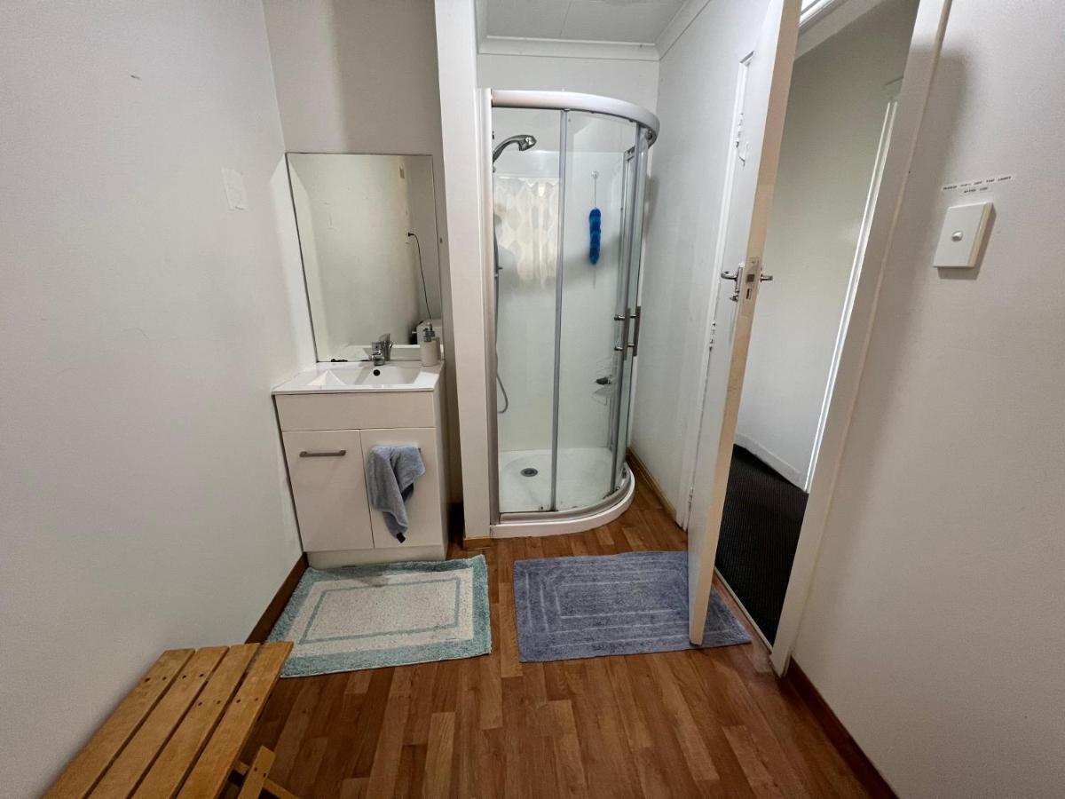 Single Room #1 Or #3 - Homestay Family Home - No Breakfast Hamilton Extérieur photo